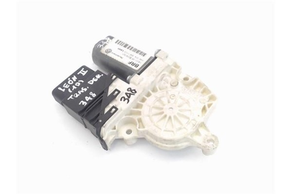 Recambio de motor elevalunas trasero derecho para seat leon (1p1) referencia OEM IAM (1K0959704N) (973624-101)  Recambio de motor elevalunas trasero derecho para seat leon (1p1) referencia OEM IAM (1K0959704N) (973624-101)