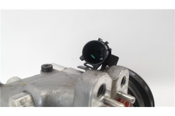 Recambio de compresor aire acond. para hyundai coupe (gk) 1.6 16v referencia OEM IAM 977012C000  977013E300 , KIA