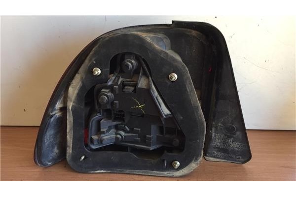 Recambio de piloto trasero derecho para rover rover 45 (rt) 1.4 classic (5-ptas.) referencia OEM IAM ROV0800R  