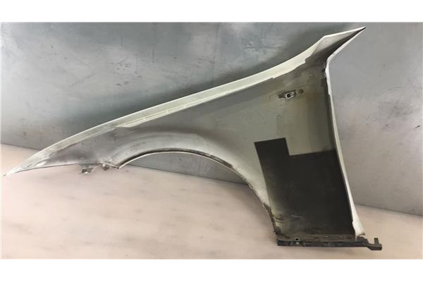 Recambio de aleta delantero derecha para bmw serie 1 berlina (e81/e87) 118d referencia OEM IAM 41357133228 L00177 41357135679 , 