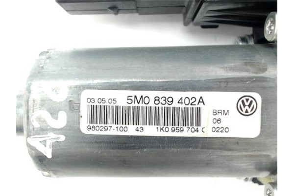 Recambio de motor elevalunas trasero derecho para volkswagen golf v plus (5m1) 1.9 bluemotion edition referencia OEM IAM 5M08394