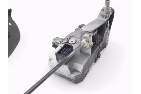 Recambio de cierre electromagnetico delantero izquierdo para opel corsa c 1.7 dti referencia OEM IAM 5133077 24434884 