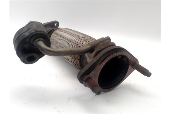 Recambio de tubo escape central para kia ceed (jd) 1.4 concept referencia OEM IAM 28600A2000  
