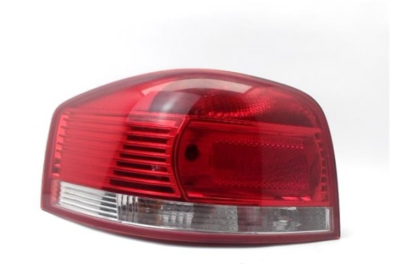 Recambio de piloto trasero derecho para audi a3 (8p1) 2.0 tdi 16v referencia OEM IAM 8P0945257  
