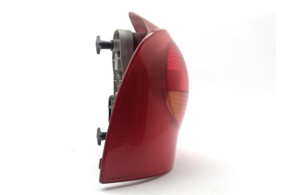 Recambio de piloto trasero izquierdo para renault twingo ii referencia OEM IAM   
