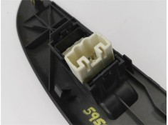 Recambio de mando elevalunas delantero derecho para toyota yaris (ncp1/nlp1/scp1) 1.4 d-4d referencia OEM IAM 848100D010  