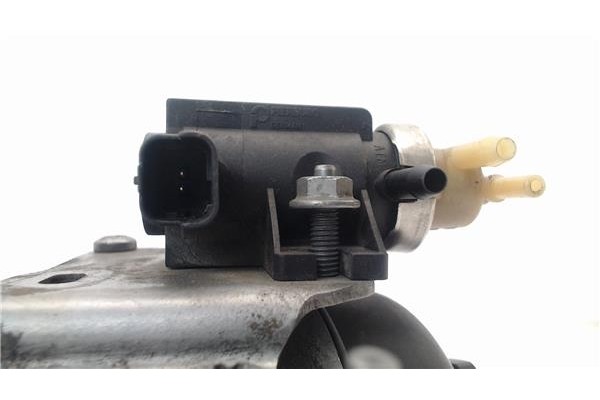 Recambio de soporte filtro aceite para peugeot 3008 1.6 hdi referencia OEM IAM 9687847480  