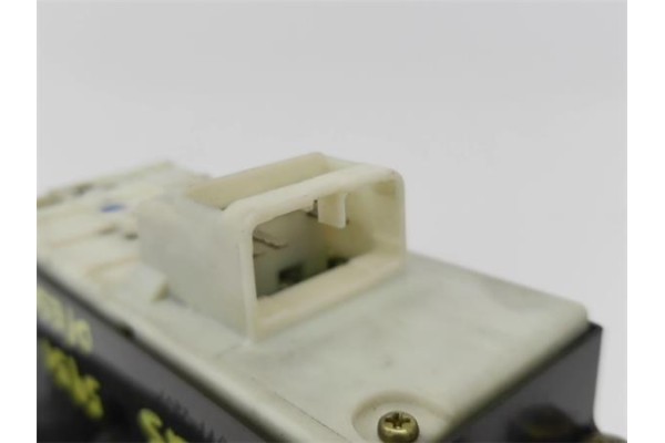 Recambio de mando elevalunas delantero izquierdo para toyota yaris (ncp1/nlp1/scp1) 1.4 d-4d referencia OEM IAM 848200D040  