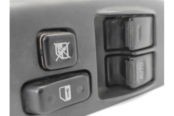 Recambio de mando elevalunas delantero izquierdo para toyota yaris (ncp1/nlp1/scp1) 1.4 d-4d referencia OEM IAM 848200D040  