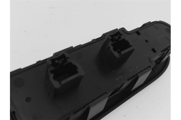 Recambio de mando elevalunas delantero izquierdo para peugeot 307 break (3e) 2.0 hdi 90 referencia OEM IAM 6554KT  