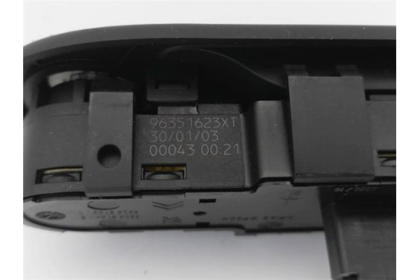 Recambio de mando elevalunas delantero izquierdo para peugeot 307 break (3e) 2.0 hdi 90 referencia OEM IAM 6554KT  