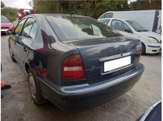 skoda octavia berlina (1u2) del año 2000
