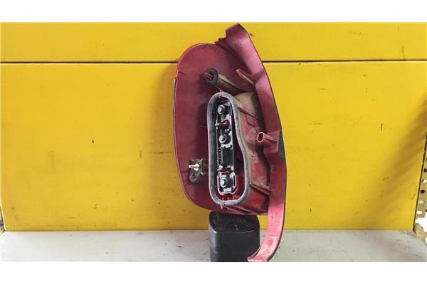 Recambio de piloto trasero derecho para peugeot 306 break 1.6 boulebard referencia OEM IAM    Recambio de piloto trasero derecho para peugeot 306 break 1.6 boulebard referencia OEM IAM