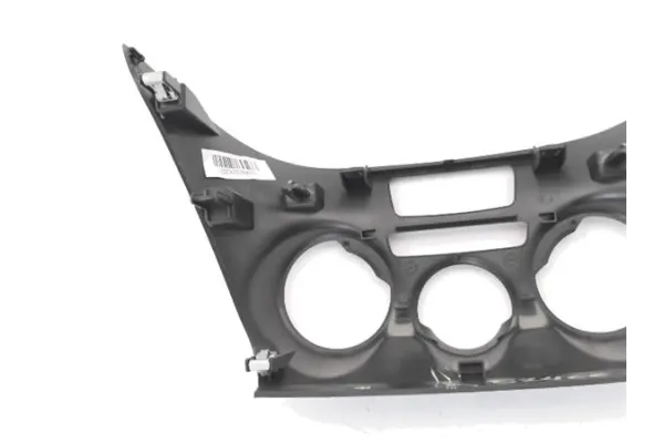 Recambio de embellecedor consola salpicadero para peugeot 2008 1.2 access referencia OEM IAM 96728464ZD  