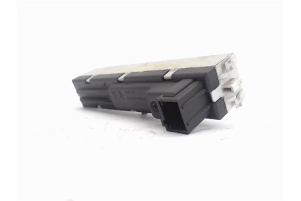 Recambio de reloj horario para peugeot 207 1.6 confort referencia OEM IAM 6105E5  