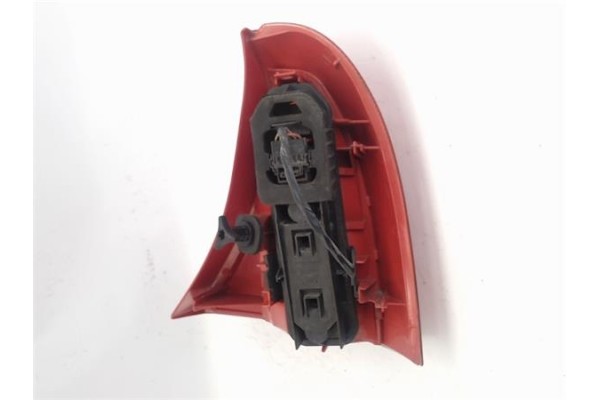 Recambio de piloto trasero izquierdo para renault clio ii fase i (b/cb0) 1.9 d (b/cb0e) referencia OEM IAM 7700410515 2211164 77
