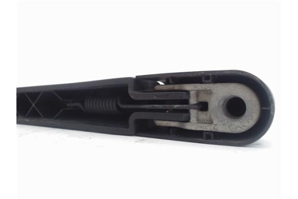 Recambio de brazo limpiaparabrisas trasero para peugeot 207 1.6 confort referencia OEM IAM 6429AR BMC19334 642397 , PEUGEOT | 64