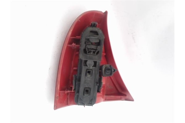 Recambio de piloto trasero derecho para renault clio ii fase i (b/cb0) 1.9 d (b/cb0e) referencia OEM IAM 8200917487 GP0348 82000
