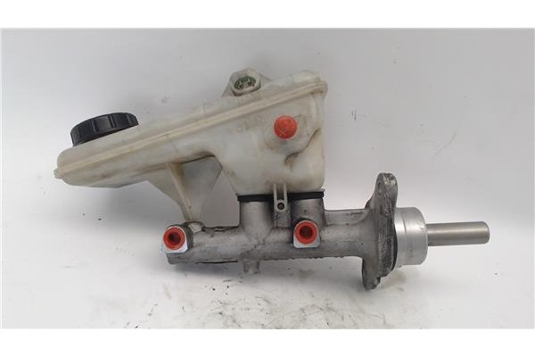 Recambio de bomba freno para opel vivaro 1.9 dti referencia OEM IAM 32067008C  