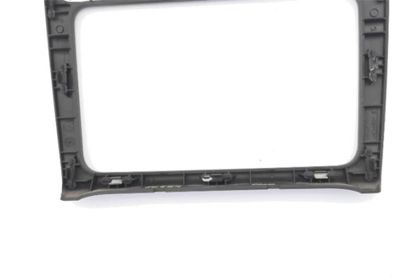 Recambio de embellecedor consola central para volkswagen polo v (6r1) 1.4 advance referencia OEM IAM 6R0858069EVAL  