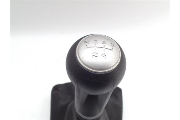 Recambio de pomo palanca cambio para seat ibiza (6j5) (06.2008) 1.2 reference [1,2 ltr. - 51 kw 12v] referencia OEM IAM   