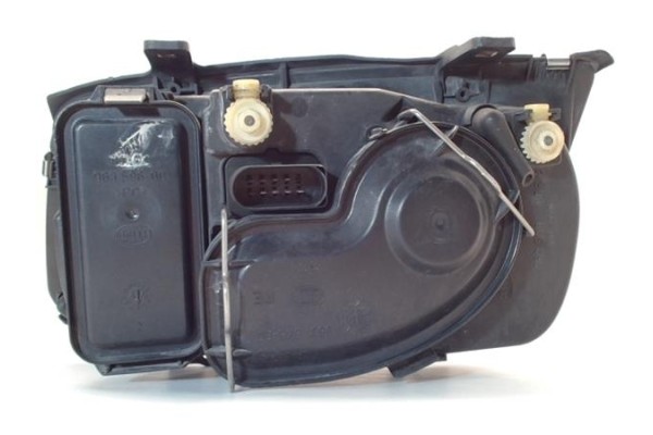 Recambio de faro delantero dcho para volkswagen bora berlina (1j2) 1.6 referencia OEM IAM 96359800R  