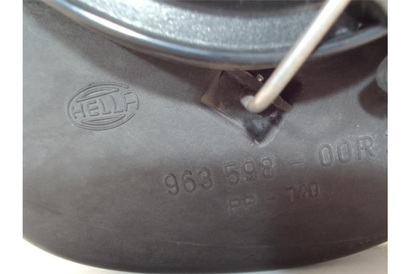 Recambio de faro delantero dcho para volkswagen bora berlina (1j2) 1.6 referencia OEM IAM 96359800R  