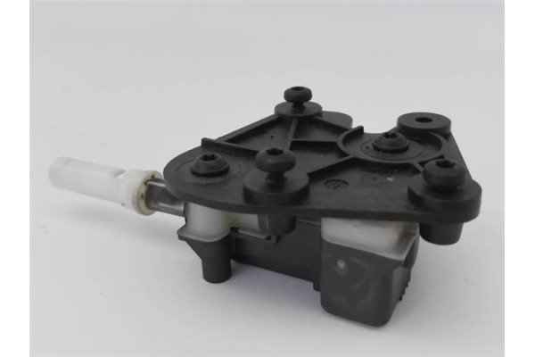 Recambio de motor cierre centralizado para audi a3 (8p1) 1.6 ambiente referencia OEM IAM 8E9827833 4B9962115C 