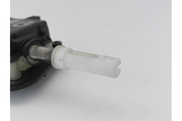 Recambio de motor cierre centralizado para audi a3 (8p1) 1.6 ambiente referencia OEM IAM 8E9827833 4B9962115C 