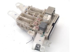 Recambio de caja fusibles/rele para toyota auris (e15) 2.0 d-4d referencia OEM IAM 8273002150A 8273012510 