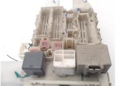 Recambio de caja fusibles/rele para toyota auris (e15) 2.0 d-4d referencia OEM IAM 8273002150A 8273012510 