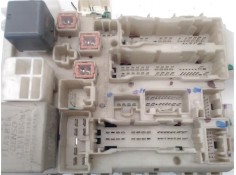 Recambio de caja fusibles/rele para toyota auris (e15) 2.0 d-4d referencia OEM IAM 8273002150A 8273012510 