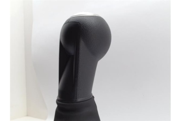 Recambio de pomo palanca cambio para seat ibiza (6j5) (06.2008) 1.2 reference [1,2 ltr. - 51 kw 12v] referencia OEM IAM   