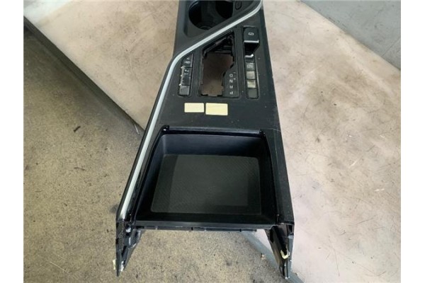 Recambio de embellecedor consola central para kia niro () híbrido vision referencia OEM IAM 84611AT000CCV  