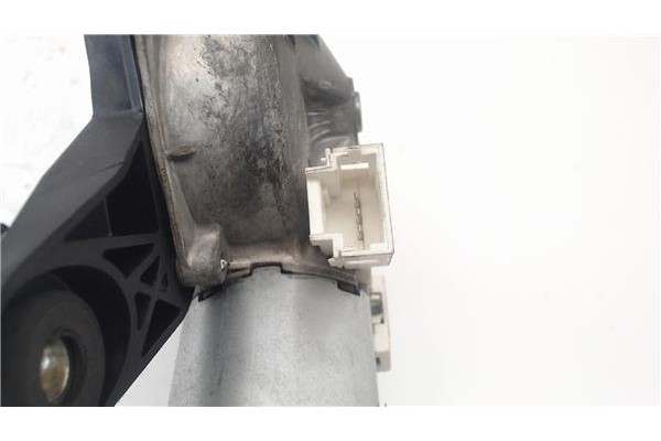 Recambio de motor limpiaparabrisas trasero para renault clio iii 1.2 16v referencia OEM IAM 53026312  