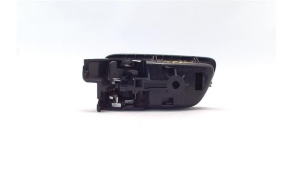Recambio de manilla int. puerta trasero derecha para toyota corolla verso (r1) 1.8 sol referencia OEM IAM 692050F010  