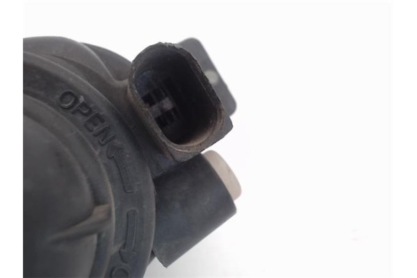 Recambio de faro antiniebla izquierdo para seat leon (1m1) referencia OEM IAM   