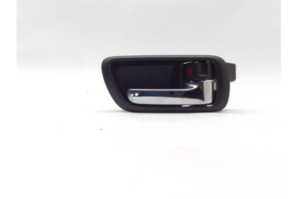 Recambio de manilla int. puerta delantero derecha para toyota corolla verso (r1) 1.8 sol referencia OEM IAM 692050F010  