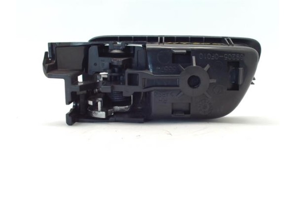 Recambio de manilla int. puerta delantero derecha para toyota corolla verso (r1) 1.8 sol referencia OEM IAM 692050F010  