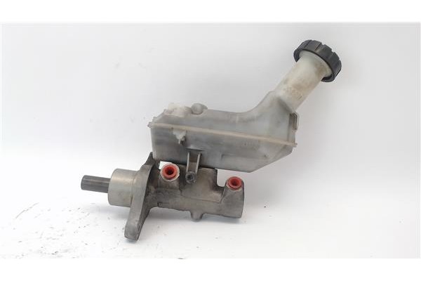 Recambio de bomba freno para renault clio iii 1.2 16v referencia OEM IAM 8200304083  