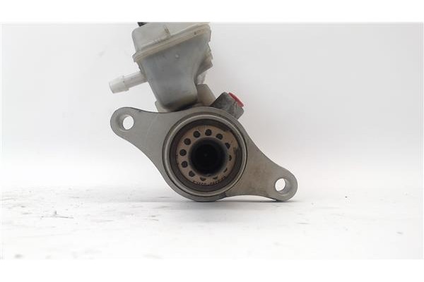Recambio de bomba freno para renault clio iii 1.2 16v referencia OEM IAM 8200304083  