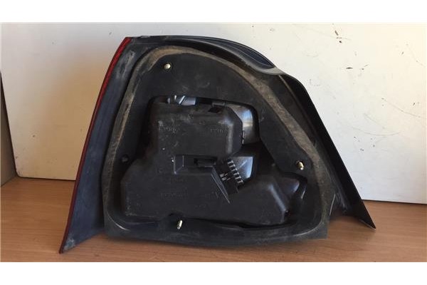Recambio de piloto trasero derecho para rover rover 25 (rf) 1.4 classic (3-ptas.) referencia OEM IAM 266408R  