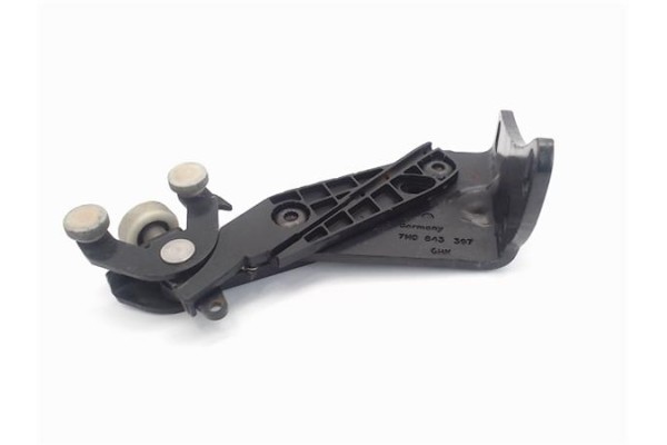Recambio de soporte puerta corredera para volkswagen multivan v (7hm, 7hn, 7hf, 7ef, 7em, 7en) 2.5 tdi referencia OEM IAM 7H0843