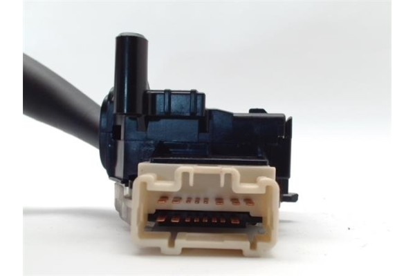 Recambio de mando de luces para toyota corolla verso (r1) 1.8 sol referencia OEM IAM 173650  