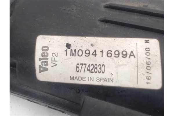 Recambio de faro antiniebla izquierdo para seat toledo (1m2) referencia OEM IAM  1M0941699A 