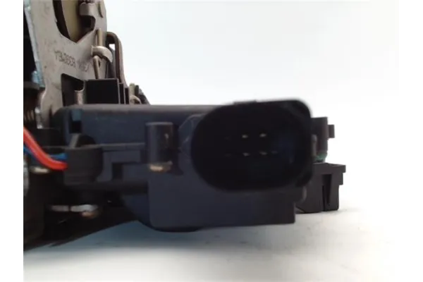 Recambio de cierre electromagnetico trasero derecho para volkswagen golf iv berlina (1j1) 1.9 tdi referencia OEM IAM Y3B4839016A