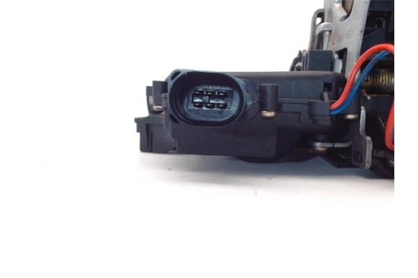 Recambio de cierre electromagnetico trasero izquierdo para volkswagen golf iv berlina (1j1) 1.9 tdi referencia OEM IAM Y3B483901