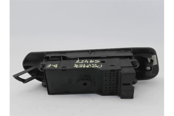 Recambio de mando elevalunas delantero izquierdo para nissan primera berlina (p11) 2.0 referencia OEM IAM 254012F820  