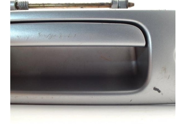 Recambio de maneta exterior porton para volkswagen golf iv berlina (1j1) 1.9 tdi referencia OEM IAM 1J6827565A  