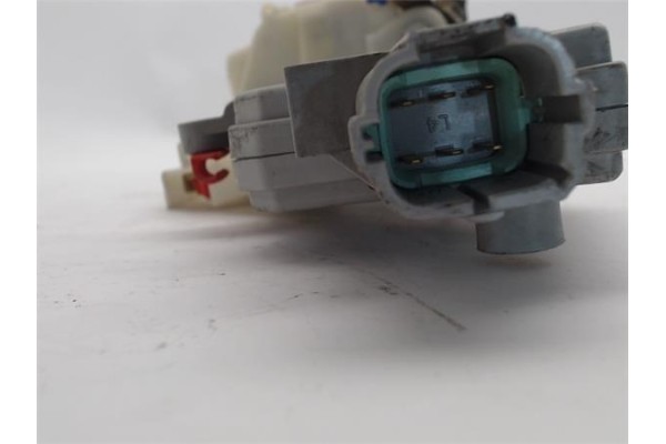Recambio de cierre electromagnetico trasero izquierdo para nissan primera berlina (p11) 2.0 td referencia OEM IAM 825039F511  